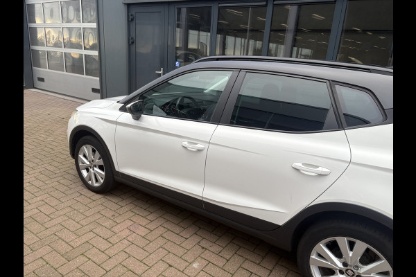 Seat Arona 1.0 TSi 95pk Style Business Intense KEYLESS/CAMERA/NAVI/CARPLAY/PDC