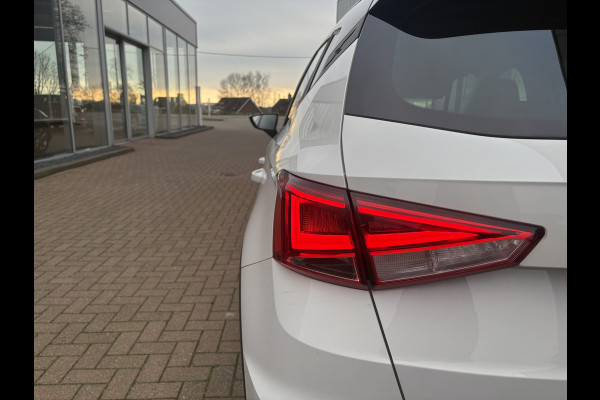 Seat Arona 1.0 TSi 95pk Style Business Intense KEYLESS/CAMERA/NAVI/CARPLAY/PDC