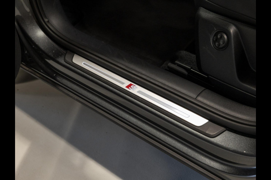 Audi Q2 35 TFSI S Edition / 150pk / Leder / Stoelverwarming / Keyless entry / Matrix LED / Adaptieve cruise control /