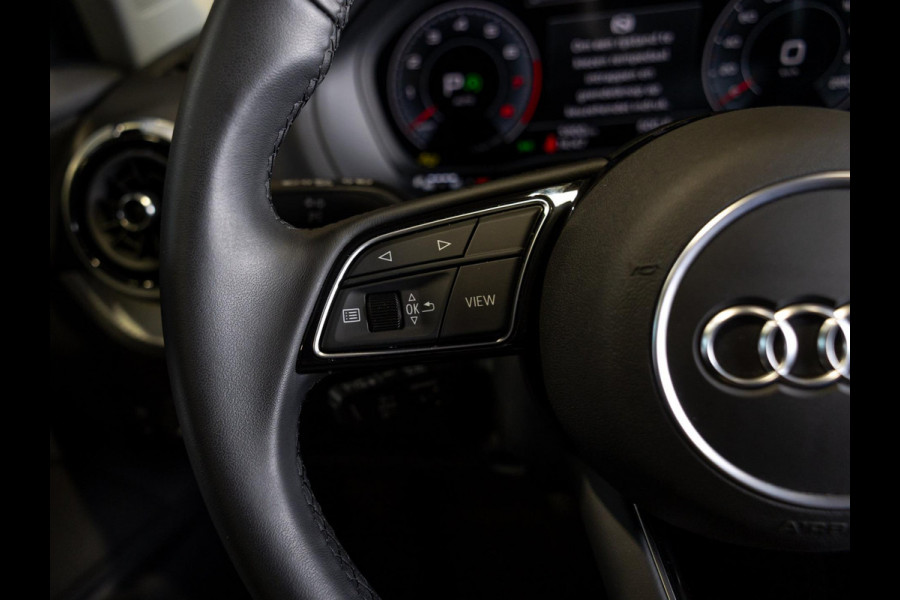 Audi Q2 35 TFSI S Edition / 150pk / Leder / Stoelverwarming / Keyless entry / Matrix LED / Adaptieve cruise control /