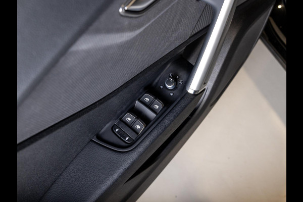 Audi Q2 35 TFSI S-Line Edition / 150pk / Leder / Stoelverwarming / Keyless entry / Matrix LED / Adaptieve cruise control /