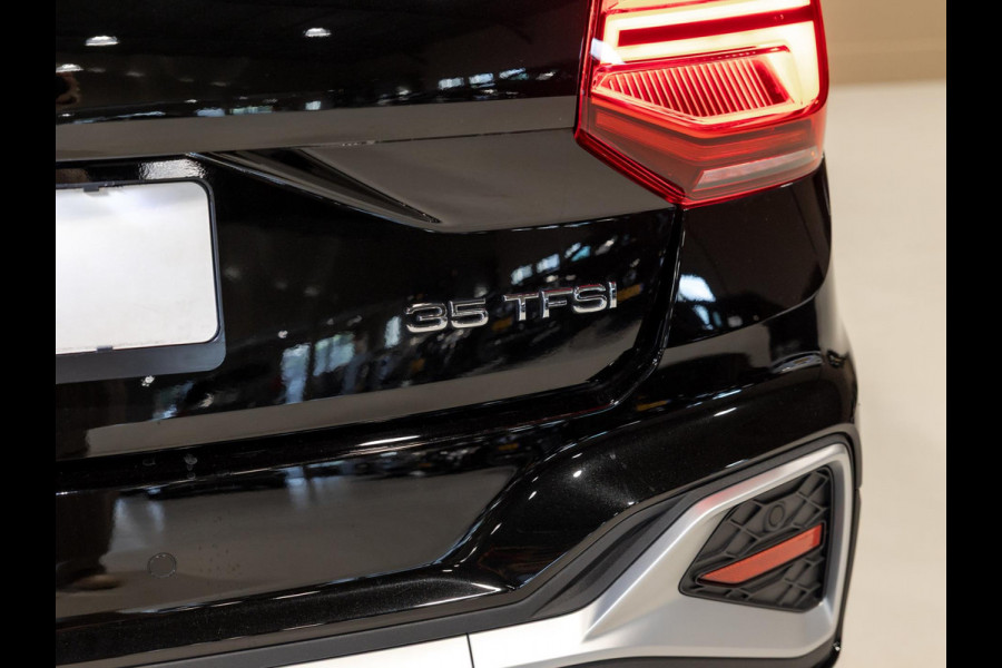 Audi Q2 35 TFSI S Edition / 150pk / Leder / Stoelverwarming / Keyless entry / Matrix LED / Adaptieve cruise control /