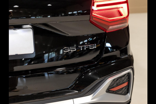 Audi Q2 35 TFSI S Edition / 150pk / Leder / Stoelverwarming / Keyless entry / Matrix LED / Adaptieve cruise control /