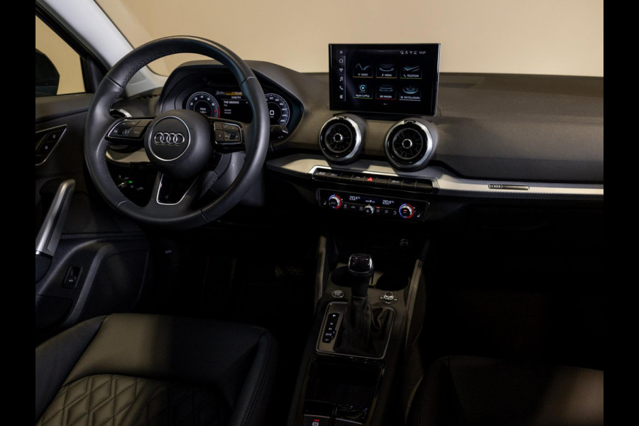 Audi Q2 35 TFSI S Edition / 150pk / Leder / Stoelverwarming / Keyless entry / Matrix LED / Adaptieve cruise control /
