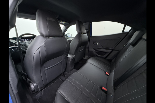 Opel Mokka-e Ultimate 50kWh Leer-Stoel+Massage Adap.Cruise Warmtepomp LED-Matrix Navi Ecc 360°CameraTwo-Tone Lak Apple Carplay Android Auto SOH 91% Keyless Stuur-Stoelverwarming Lmv 18" Lane Assist DAB+ Regen-Lichtsensor Zeer compleet! € 42.000 nieuw! Slechts 1498kg licht!!!