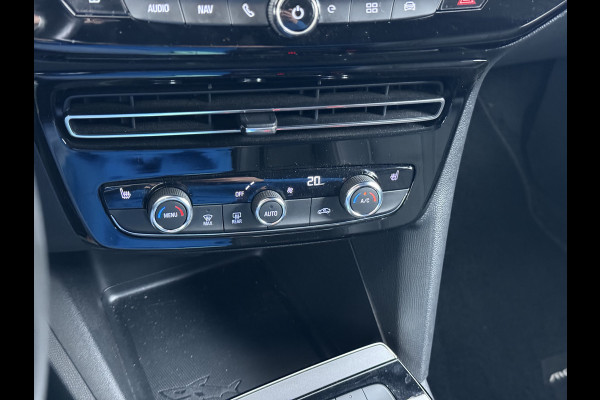 Opel Mokka-e Ultimate 50kWh Leer-Stoel+Massage Adap.Cruise Warmtepomp LED-Matrix Navi Ecc 360°CameraTwo-Tone Lak Apple Carplay Android Auto SOH 91% Keyless Stuur-Stoelverwarming Lmv 18" Lane Assist DAB+ Regen-Lichtsensor Zeer compleet! € 42.000 nieuw! Slechts 1498kg licht!!!