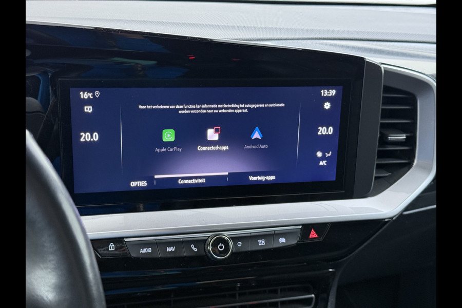 Opel Mokka-e Ultimate 50kWh Leer-Stoel+Massage Adap.Cruise Warmtepomp LED-Matrix Navi Ecc 360°CameraTwo-Tone Lak Apple Carplay Android Auto SOH 91% Keyless Stuur-Stoelverwarming Lmv 18" Lane Assist DAB+ Regen-Lichtsensor Zeer compleet! € 42.000 nieuw! Slechts 1498kg licht!!!