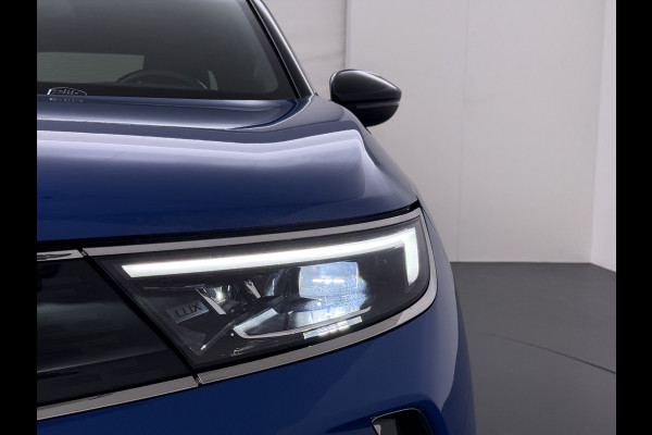 Opel Mokka-e Ultimate 50kWh Leer-Stoel+Massage Adap.Cruise Warmtepomp LED-Matrix Navi Ecc 360°CameraTwo-Tone Lak Apple Carplay Android Auto SOH 91% Keyless Stuur-Stoelverwarming Lmv 18" Lane Assist DAB+ Regen-Lichtsensor Zeer compleet! € 42.000 nieuw! Slechts 1498kg licht!!!