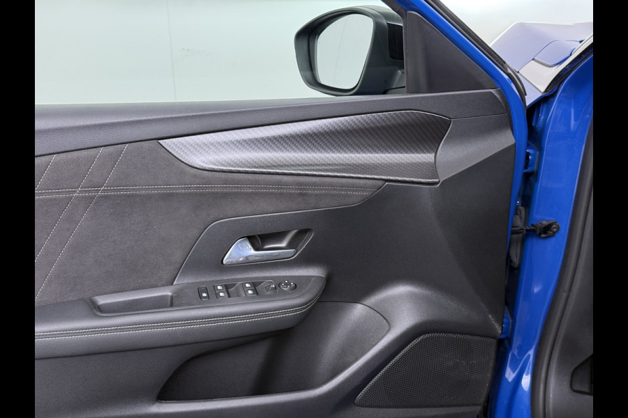 Opel Mokka-e Ultimate 50kWh Leer-Stoel+Massage Adap.Cruise Warmtepomp LED-Matrix Navi Ecc 360°CameraTwo-Tone Lak Apple Carplay Android Auto SOH 91% Keyless Stuur-Stoelverwarming Lmv 18" Lane Assist DAB+ Regen-Lichtsensor Zeer compleet! € 42.000 nieuw! Slechts 1498kg licht!!!