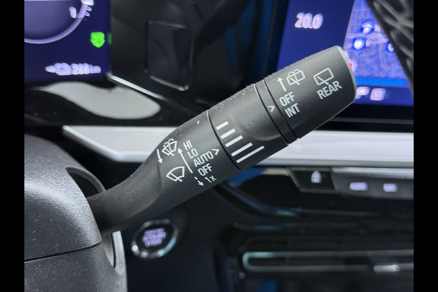 Opel Mokka-e Ultimate 50kWh Leer-Stoel+Massage Adap.Cruise Warmtepomp LED-Matrix Navi Ecc 360°CameraTwo-Tone Lak Apple Carplay Android Auto SOH 91% Keyless Stuur-Stoelverwarming Lmv 18" Lane Assist DAB+ Regen-Lichtsensor Zeer compleet! € 42.000 nieuw! Slechts 1498kg licht!!!