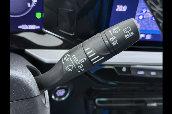 Opel Mokka-e Ultimate 50kWh Leer-Stoel+Massage Adap.Cruise Warmtepomp LED-Matrix Navi Ecc 360°CameraTwo-Tone Lak Apple Carplay Android Auto SOH 91% Keyless Stuur-Stoelverwarming Lmv 18" Lane Assist DAB+ Regen-Lichtsensor Zeer compleet! € 42.000 nieuw! Slechts 1498kg licht!!!