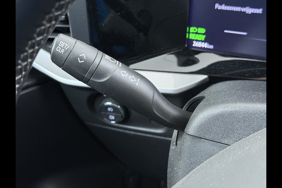 Opel Mokka-e Ultimate 50kWh Leer-Stoel+Massage Adap.Cruise Warmtepomp LED-Matrix Navi Ecc 360°CameraTwo-Tone Lak Apple Carplay Android Auto SOH 91% Keyless Stuur-Stoelverwarming Lmv 18" Lane Assist DAB+ Regen-Lichtsensor Zeer compleet! € 42.000 nieuw! Slechts 1498kg licht!!!