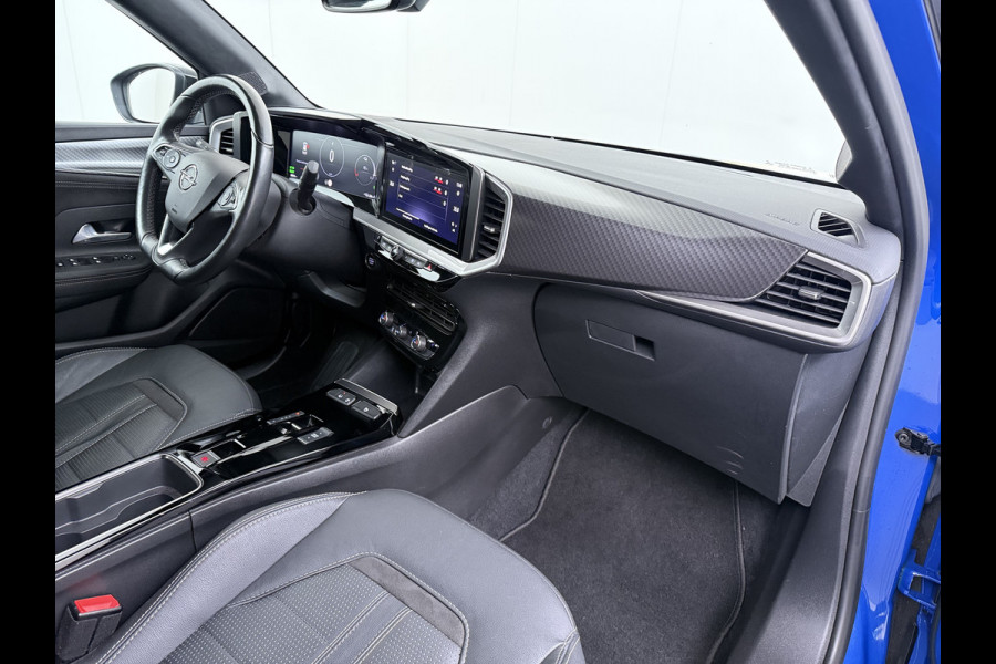 Opel Mokka-e Ultimate 50kWh Leer-Stoel+Massage Adap.Cruise Warmtepomp LED-Matrix Navi Ecc 360°CameraTwo-Tone Lak Apple Carplay Android Auto SOH 91% Keyless Stuur-Stoelverwarming Lmv 18" Lane Assist DAB+ Regen-Lichtsensor Zeer compleet! € 42.000 nieuw! Slechts 1498kg licht!!!