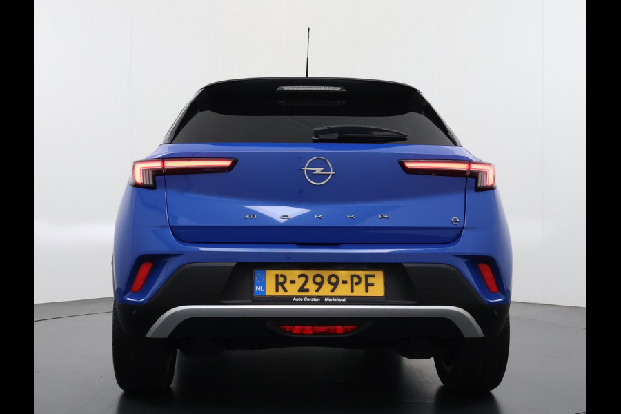 Opel Mokka-e Ultimate 50kWh Leer-Stoel+Massage Adap.Cruise Warmtepomp LED-Matrix Navi Ecc 360°CameraTwo-Tone Lak Apple Carplay Android Auto SOH 91% Keyless Stuur-Stoelverwarming Lmv 18" Lane Assist DAB+ Regen-Lichtsensor Zeer compleet! € 42.000 nieuw! Slechts 1498kg licht!!!