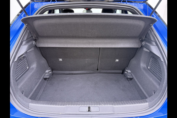 Opel Mokka-e Ultimate 50kWh Leer-Stoel+Massage Adap.Cruise Warmtepomp LED-Matrix Navi Ecc 360°CameraTwo-Tone Lak Apple Carplay Android Auto SOH 91% Keyless Stuur-Stoelverwarming Lmv 18" Lane Assist DAB+ Regen-Lichtsensor Zeer compleet! € 42.000 nieuw! Slechts 1498kg licht!!!