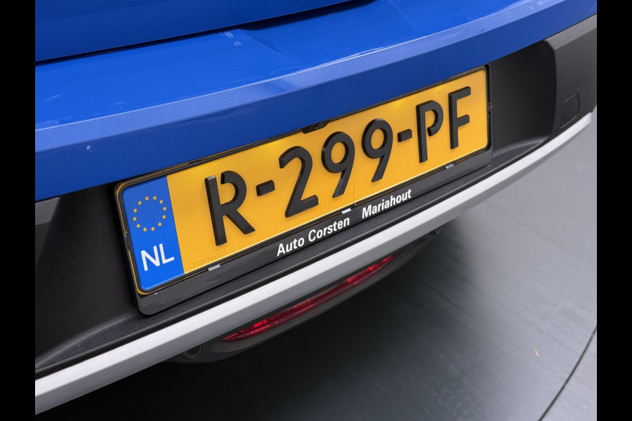 Opel Mokka-e Ultimate 50kWh Leer-Stoel+Massage Adap.Cruise Warmtepomp LED-Matrix Navi Ecc 360°CameraTwo-Tone Lak Apple Carplay Android Auto SOH 91% Keyless Stuur-Stoelverwarming Lmv 18" Lane Assist DAB+ Regen-Lichtsensor Zeer compleet! € 42.000 nieuw! Slechts 1498kg licht!!!