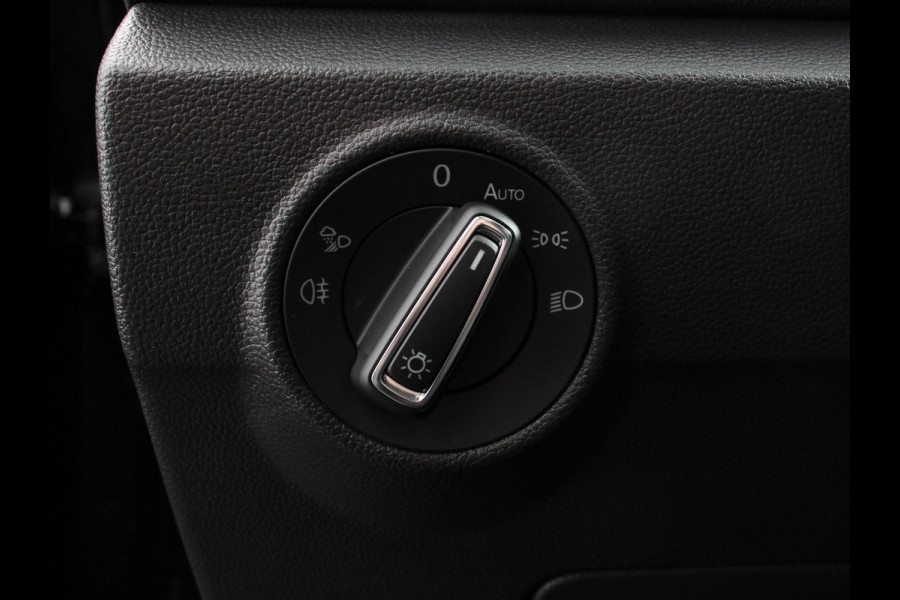 Volkswagen T-Roc 1.5 TSI DSG R-Line Edition Black Pack | Panorama dak | Climate Control | Adaptive Cruise Control | Camera | Navigatie | Apple Carplay/Android Auto