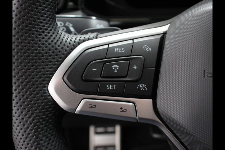 Volkswagen T-Roc 1.5 TSI DSG R-Line Edition Black Pack | Panorama dak | Climate Control | Adaptive Cruise Control | Camera | Navigatie | Apple Carplay/Android Auto