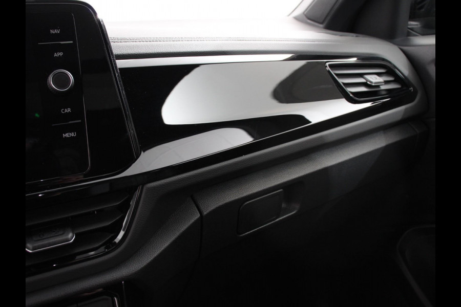 Volkswagen T-Roc 1.5 TSI DSG R-Line Edition Black Pack | Panorama dak | Climate Control | Adaptive Cruise Control | Camera | Navigatie | Apple Carplay/Android Auto