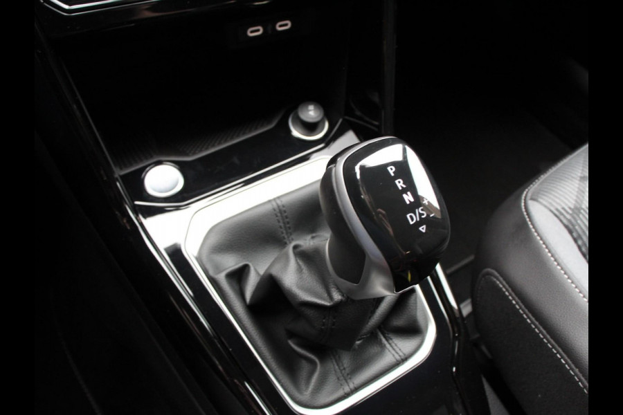 Volkswagen T-Roc 1.5 TSI DSG R-Line Edition Black Pack | Panorama dak | Climate Control | Adaptive Cruise Control | Camera | Navigatie | Apple Carplay/Android Auto