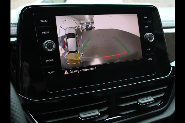 Volkswagen T-Roc 1.5 TSI DSG R-Line Edition Black Pack | Panorama dak | Climate Control | Adaptive Cruise Control | Camera | Navigatie | Apple Carplay/Android Auto