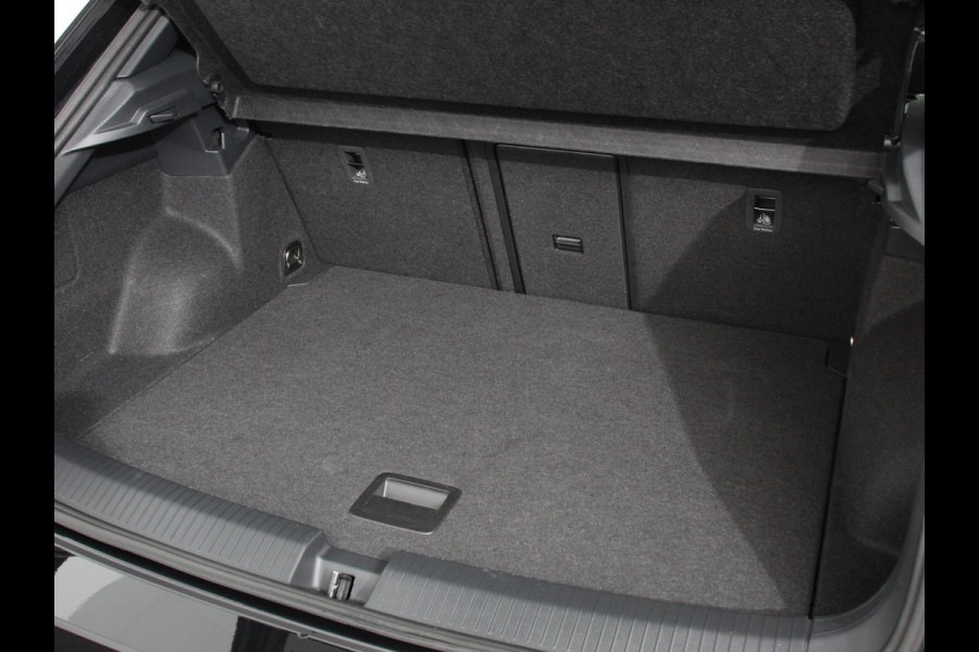 Volkswagen T-Roc 1.5 TSI DSG R-Line Edition Black Pack | Panorama dak | Climate Control | Adaptive Cruise Control | Camera | Navigatie | Apple Carplay/Android Auto