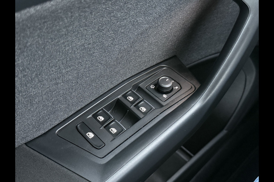 Volkswagen T-Roc 1.5 TSI Move | CarPlay | Camera | Cruise | LED | DAB+ | 17 inch