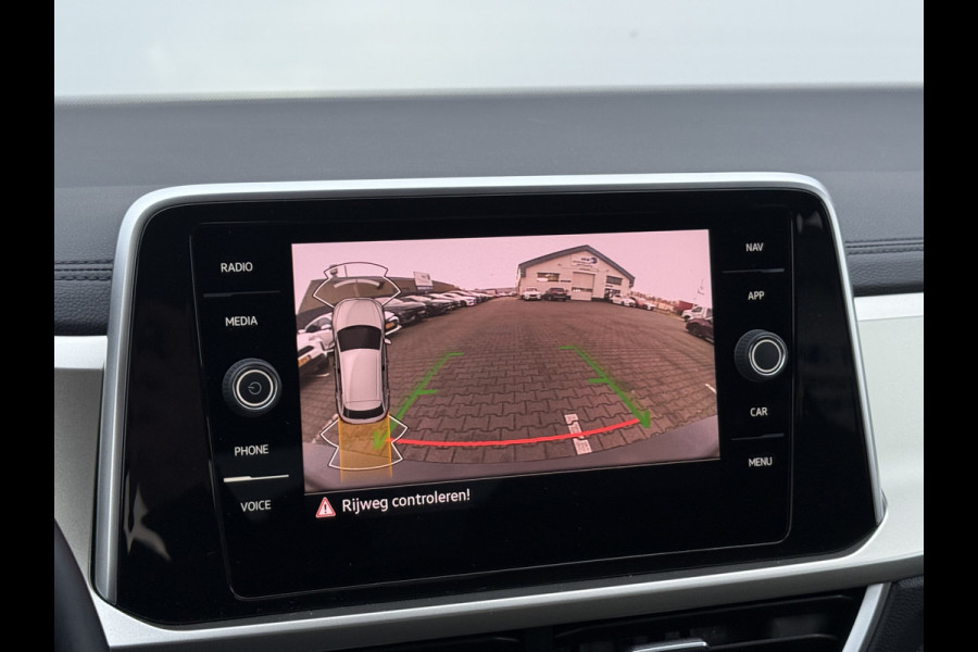 Volkswagen T-Roc 1.5 TSI Move | CarPlay | Camera | Cruise | LED | DAB+ | 17 inch