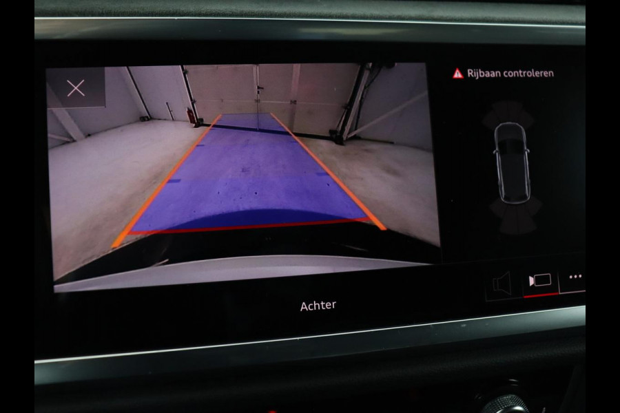 Audi Q3 45 TFSIe S edition | Leder | Stoelverwarming | Adaptive cruise | Camera | Carplay | Sfeerverlichting | Navigatie | Sonos 3D Sound | Climate control | Parkeerhulp | Full LED | S Line | PHEV | Plug In