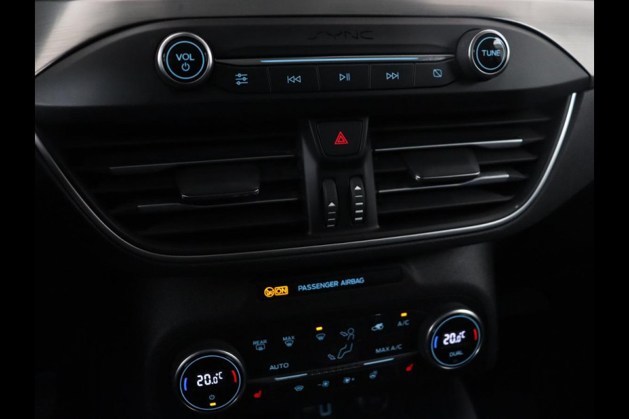 Ford Focus 1.0 EcoBoost Titanium | Adaptive Cruise | Bang & Olufsen | Stoel & Stuurverwarming | Camera | Full LED | Park Assist | DAB+ | Climate control | Parkeerhylp | Carplay | Navigatie