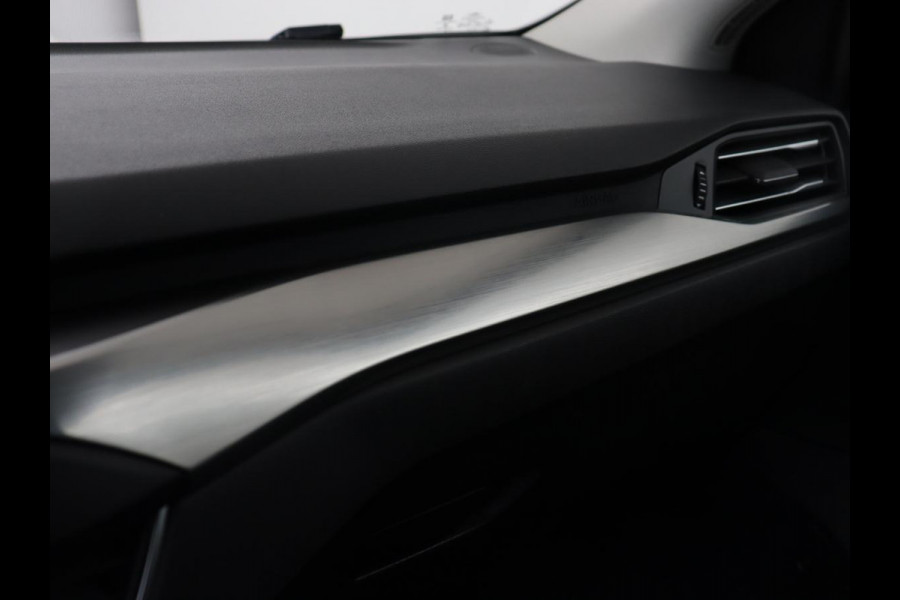 Ford Focus 1.0 EcoBoost Titanium | Adaptive Cruise | Bang & Olufsen | Stoel & Stuurverwarming | Camera | Full LED | Park Assist | DAB+ | Climate control | Parkeerhylp | Carplay | Navigatie