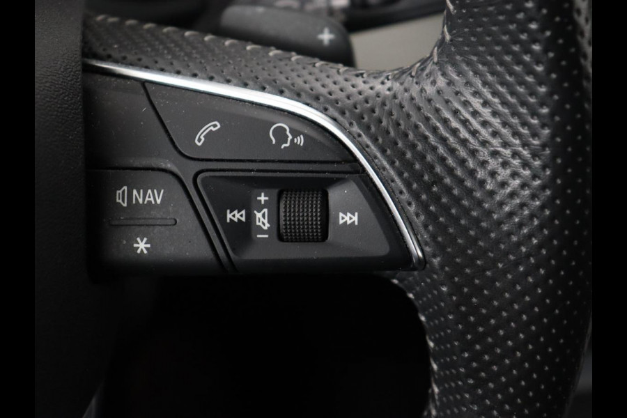 Audi Q5 55 TFSIe quattro S edition | Panoramadak | Carplay | Stoelverwarming | Trekhaak | Adaptive cruise | 20'' | Leder/Alcantara | Camera | Navigatie | DAB | Virtual Cockpit | Full LED | S Line | PHEV | Plug In