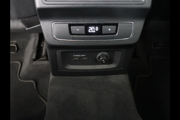 Audi Q5 55 TFSIe quattro S edition | Panoramadak | Carplay | Stoelverwarming | Trekhaak | Adaptive cruise | 20'' | Leder/Alcantara | Camera | Navigatie | DAB | Virtual Cockpit | Full LED | S Line | PHEV | Plug In