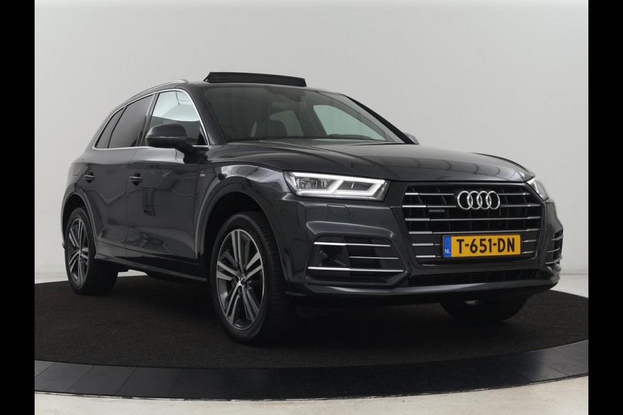 Audi Q5 55 TFSIe quattro S edition | Panoramadak | Carplay | Stoelverwarming | Trekhaak | Adaptive cruise | 20'' | Leder/Alcantara | Camera | Navigatie | DAB | Virtual Cockpit | Full LED | S Line | PHEV | Plug In