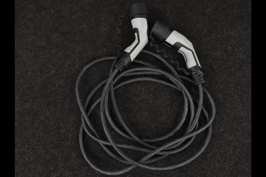 Peugeot 308 1.6 PHEV Active Pack Business | Stoelverwarming | Half leder | Sportstoelen | Carplay | Parkeerhulp | Full LED | Climate control | Bluetooth | Cruise control | Plug In