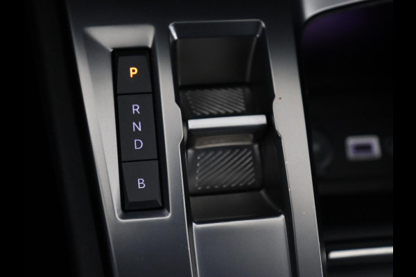 Peugeot 308 1.6 PHEV Active Pack Business | Stoelverwarming | Half leder | Sportstoelen | Carplay | Parkeerhulp | Full LED | Climate control | Bluetooth | Cruise control | Plug In