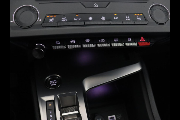 Peugeot 308 1.6 PHEV Active Pack Business | Stoelverwarming | Half leder | Sportstoelen | Carplay | Parkeerhulp | Full LED | Climate control | Bluetooth | Cruise control | Plug In