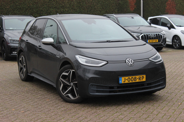 Volkswagen ID.3 First Plus 58 kWh SOH 93,5% / Camera / Keyless / Matrix LED / Interieurvoorverwarming / 19'' / DAB / 19'' / Navigatie / ACC