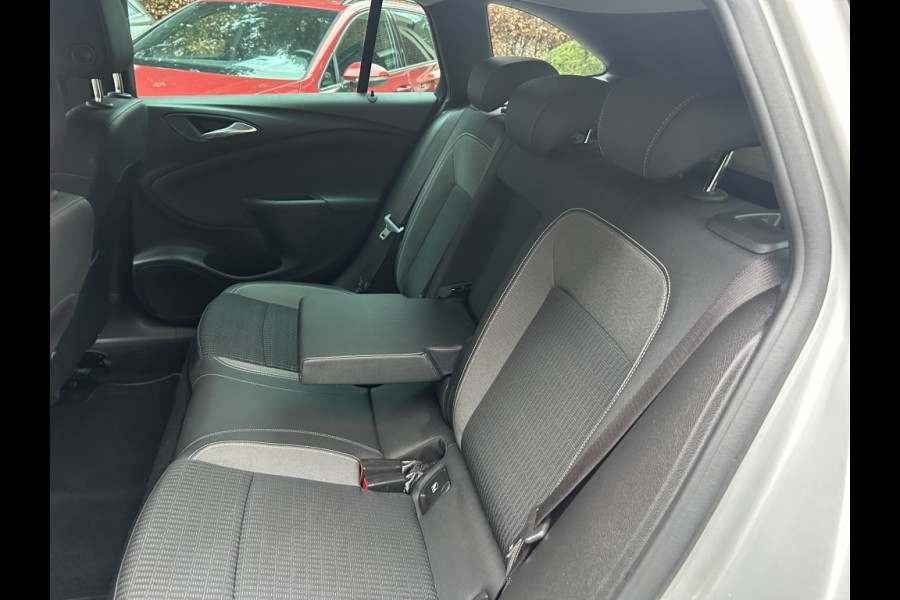 Opel Astra Sports Tourer 1.2 130pk Eleg. Navi, Camera, Carplay, Trekhaak, NL-auto