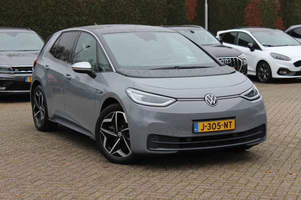 Volkswagen ID.3 First Plus 58 kWh / Camera / Keyless / Matrix LED / Interieurvoorverwarming / 19'' / DAB / 19'' / Navigatie / ACC