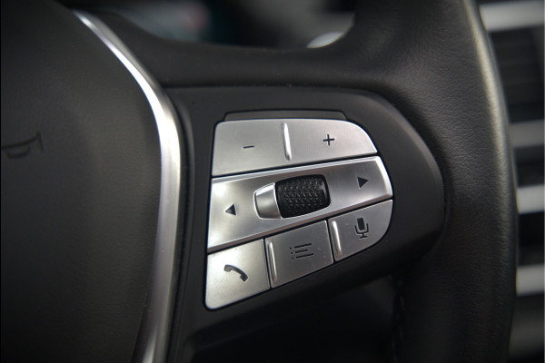 BMW iX3 High Executive 80 kWh | Panoramadak | Keyless | Stoelverwarming | Harman Kardon | Memory Seat | Head-Up Display | 360 Camera | Adaptief Onderstel | Trekhaak | Adaptive LED | Elektrische Stoelen | Apple Carplay | N