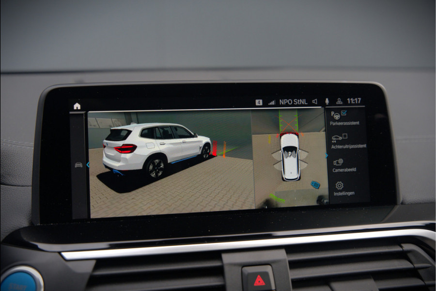 BMW iX3 High Executive 80 kWh | Panoramadak | Keyless | Stoelverwarming | Harman Kardon | Memory Seat | Head-Up Display | 360 Camera | Adaptief Onderstel | Trekhaak | Adaptive LED | Elektrische Stoelen | Apple Carplay | N