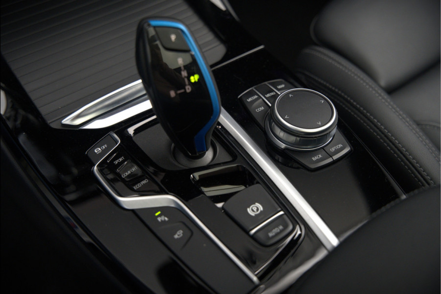 BMW iX3 High Executive 80 kWh | Panoramadak | Keyless | Stoelverwarming | Harman Kardon | Memory Seat | Head-Up Display | 360 Camera | Adaptief Onderstel | Trekhaak | Adaptive LED | Elektrische Stoelen | Apple Carplay | N