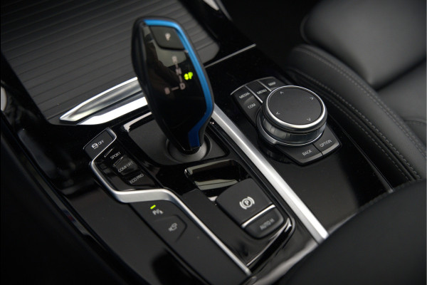 BMW iX3 High Executive 80 kWh | Panoramadak | Keyless | Stoelverwarming | Harman Kardon | Memory Seat | Head-Up Display | 360 Camera | Adaptief Onderstel | Trekhaak | Adaptive LED | Elektrische Stoelen | Apple Carplay | N