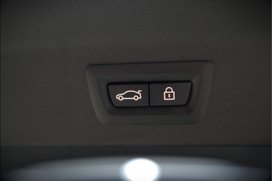 BMW iX3 High Executive 80 kWh | Panoramadak | Keyless | Stoelverwarming | Harman Kardon | Memory Seat | Head-Up Display | 360 Camera | Adaptief Onderstel | Trekhaak | Adaptive LED | Elektrische Stoelen | Apple Carplay | N