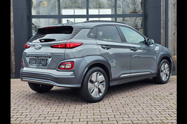 Hyundai Kona EV Comfort 39 kWh | Stoelverwarming | Krell | Navi |  All-seasons | Camera | Stuurverwarming | Rijklaar |