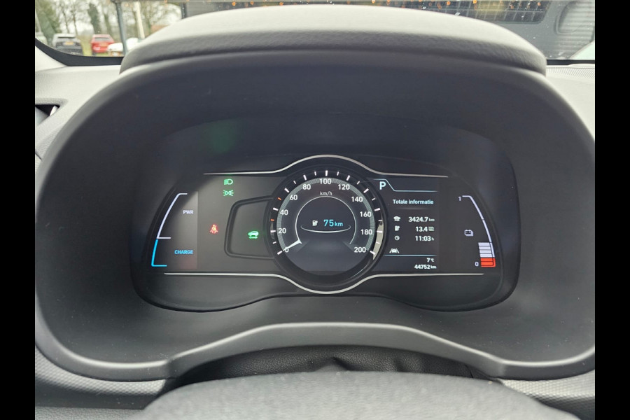 Hyundai Kona EV Comfort 39 kWh | Stoelverwarming | Krell | Navi |  All-seasons | Camera | Stuurverwarming | Rijklaar |