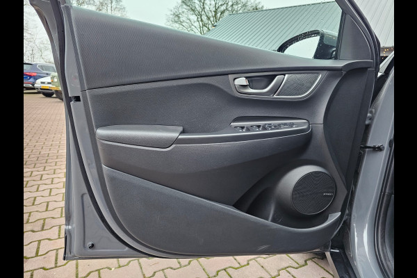 Hyundai Kona EV Comfort 39 kWh | Stoelverwarming | Krell | Navi |  All-seasons | Camera | Stuurverwarming | Rijklaar |