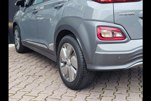 Hyundai Kona EV Comfort 39 kWh | Stoelverwarming | Krell | Navi |  All-seasons | Camera | Stuurverwarming | Rijklaar |