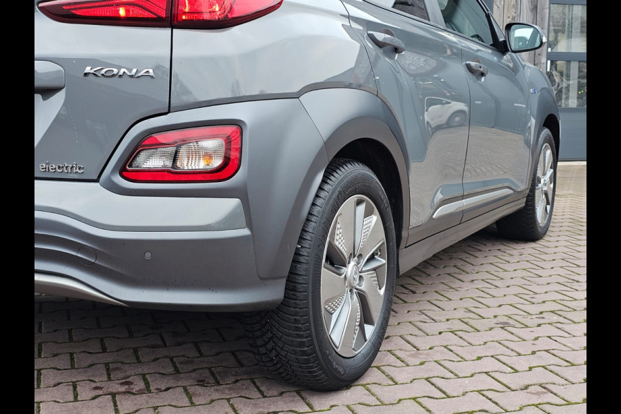 Hyundai Kona EV Comfort 39 kWh | Stoelverwarming | Krell | Navi |  All-seasons | Camera | Stuurverwarming | Rijklaar |